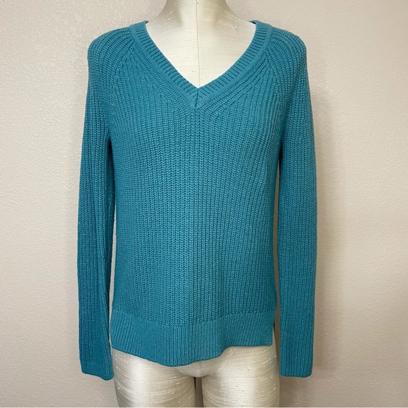 Ann Taylor Ribbed Knit V-Neck Wool Blend Sweater Small NWT - Picture 3 of 10